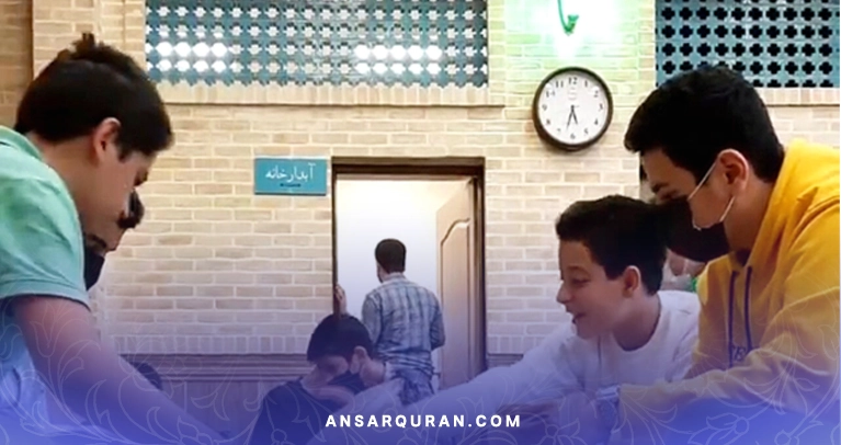 طرح آیات رویش، کودکان و نوجوانان را با آموزه‌های قرآنی و مسئولیت اجتماعی آماده سازندگان آینده کشور می‌کند.
